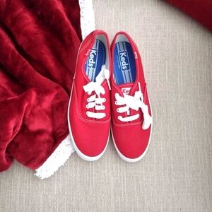 Keds Classic Red Canvas Shoes Size 7